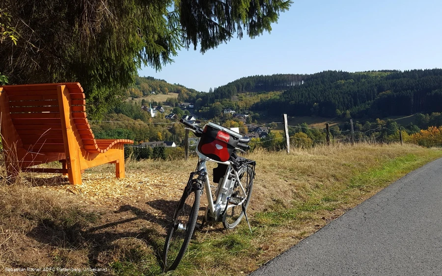Bank mit Blick über Landemert