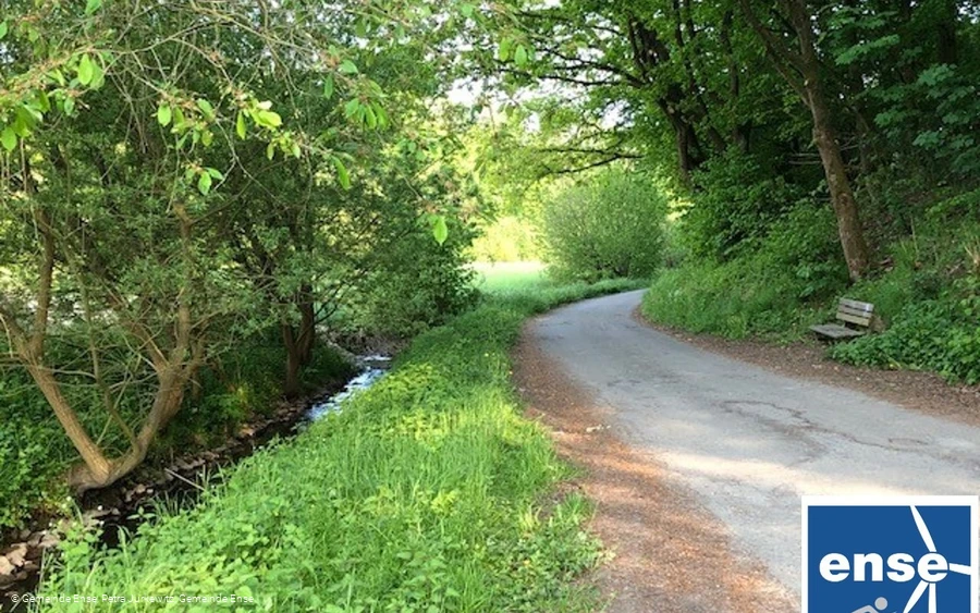 Renaturierte Bäche laden zum Verweilen ein