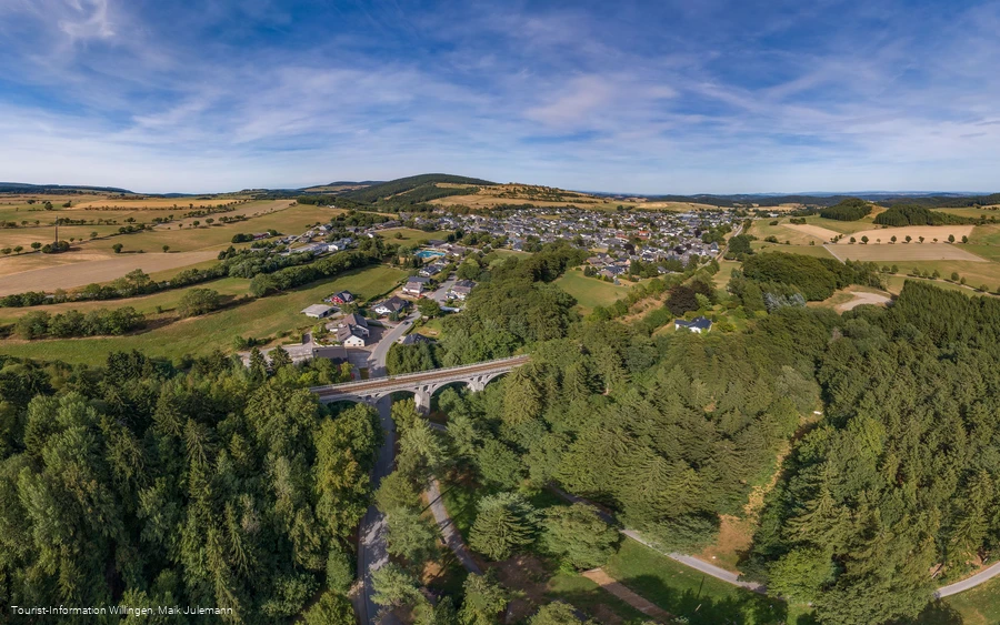 luftpanorama-usseln-maik-julemann_c__tourist-information-willingen.jpg
