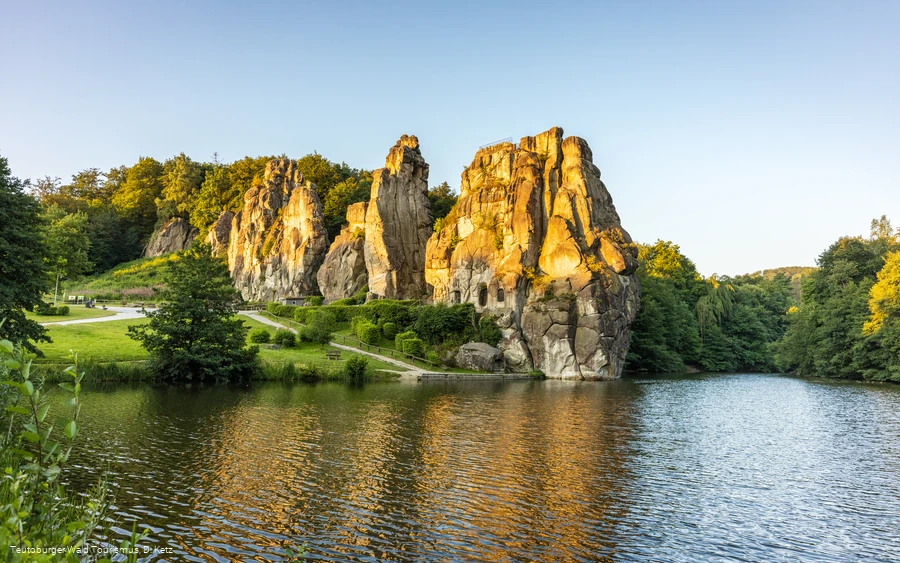 Horn-Bad Meinberg-Externsteine-Teutoburger-Wald-Tourismus-D-Ketz-010-CC-BY-SA.jpg