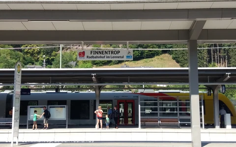 Radbahnhof Lennetal.jpg