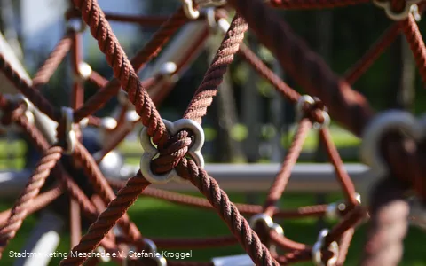 Spielplatz Beispielbild Klettern