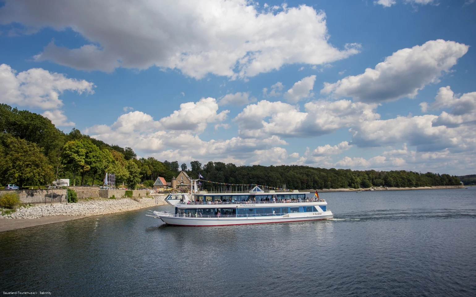 MS Möhnesee auf dem See