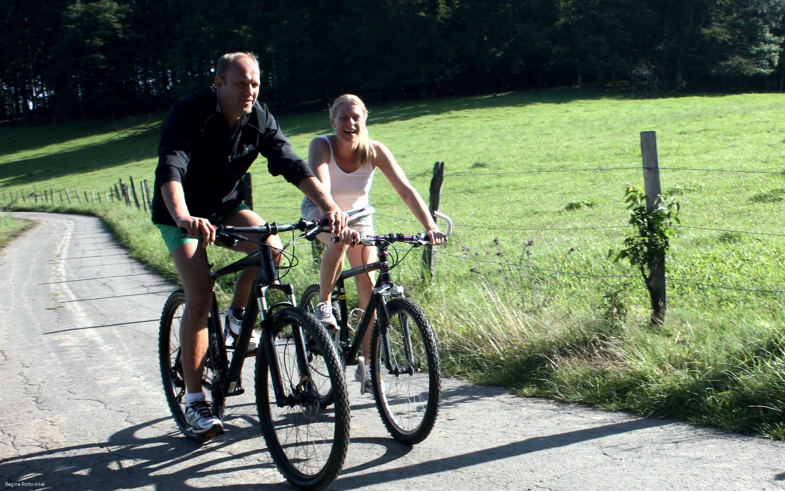 Auf Nebenstrecken unterwegs.jpg Auf Nebenstrecken unterwegs.jpg