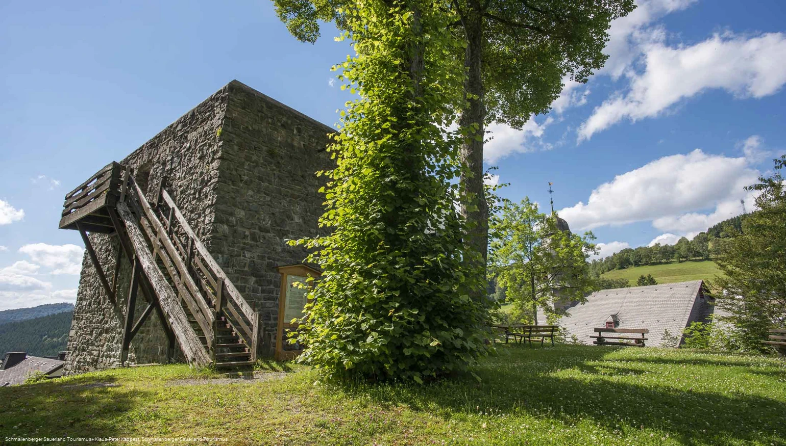 Burgruine Rappelstein in Schmallenberg-Nordenau